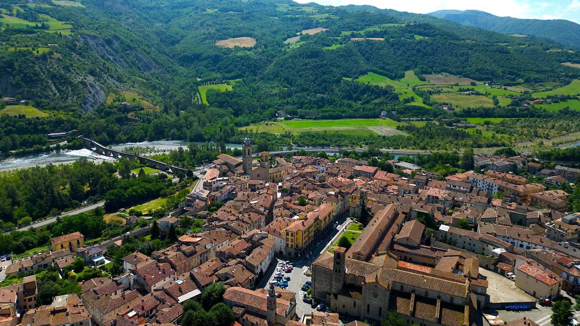Casa Del Bosco - Vista Mozzafiato & Parco 4 Ettari Villa Bobbio 0*,  Italy